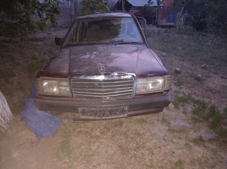 Mercedes 190 1990