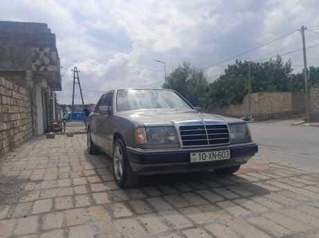 Mercedes  1990