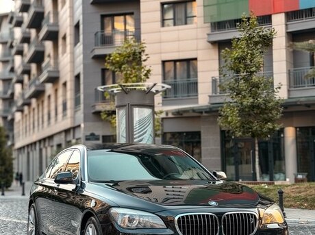 BMW 750