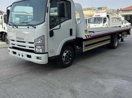Isuzu NPR 75 L