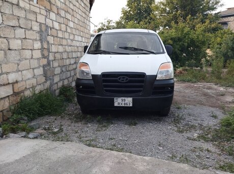 Hyundai H-1 2004