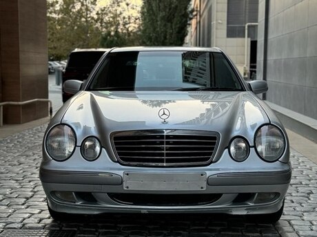 Mercedes E 240