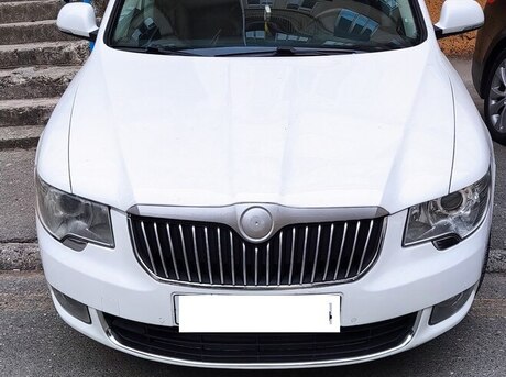 Skoda Superb 2011