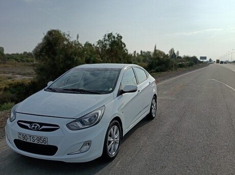 Hyundai Accent 2012