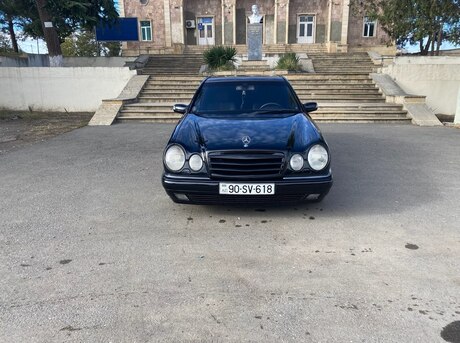 Mercedes E 240