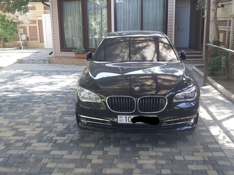 BMW 750 2009