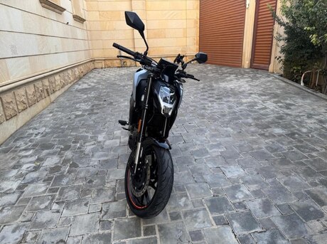 CFMOTO 300 NK