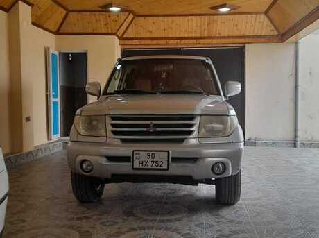 Mitsubishi Pajero io 2004