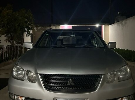 Mitsubishi Airtrek 2002