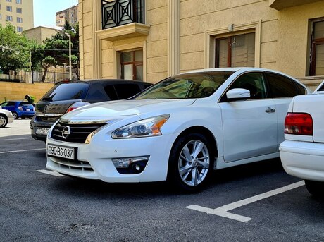 Nissan Altima