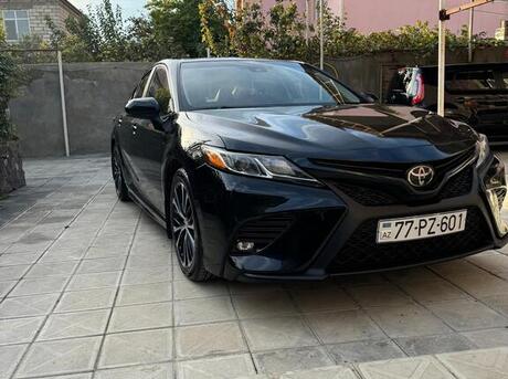 Toyota Camry 2019