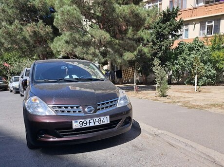 Nissan Tiida 2012