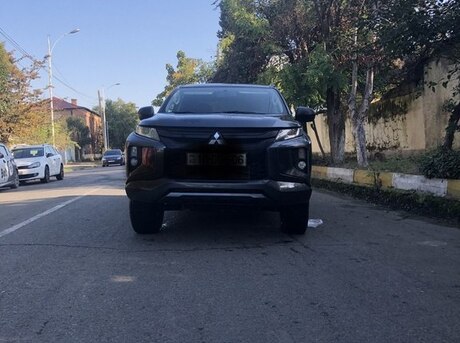 Mitsubishi L200 2021