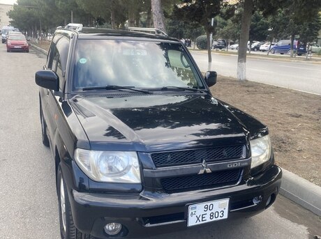 Mitsubishi Pajero io 2002