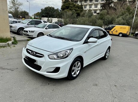 Hyundai Accent 2012