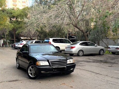 Mercedes C 240