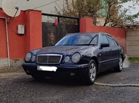 Mercedes E 240 1999