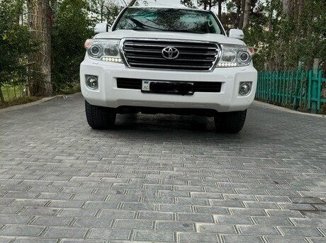 Toyota Land Cruiser 2010