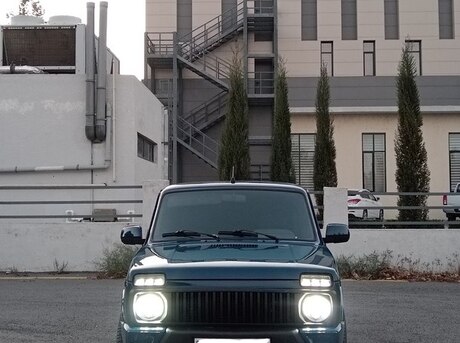 LADA (VAZ) Niva 2009