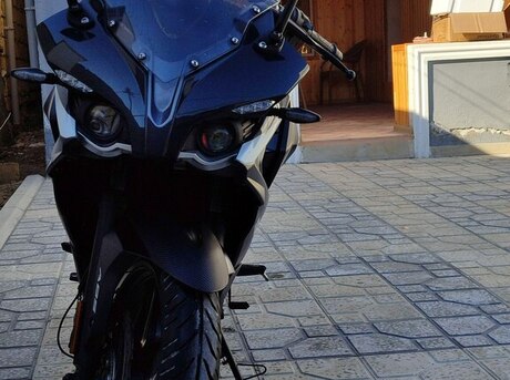 Bajaj Pulsar RS 200 2024