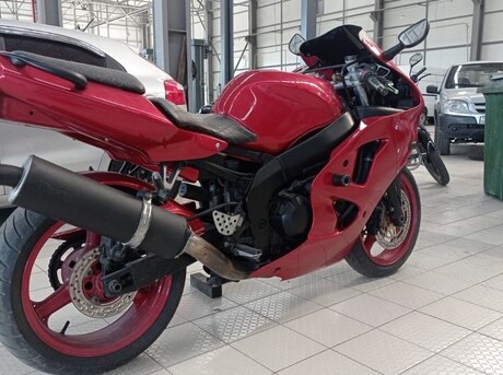 Kawasaki ZZR 1100