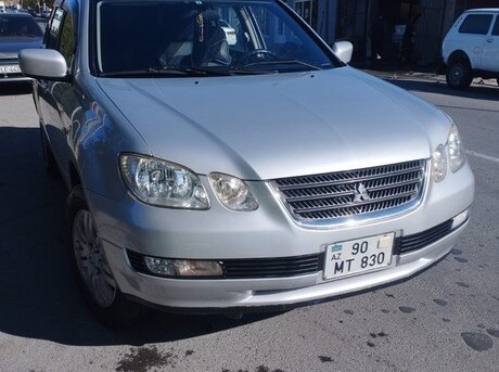 Mitsubishi Airtrek 2001