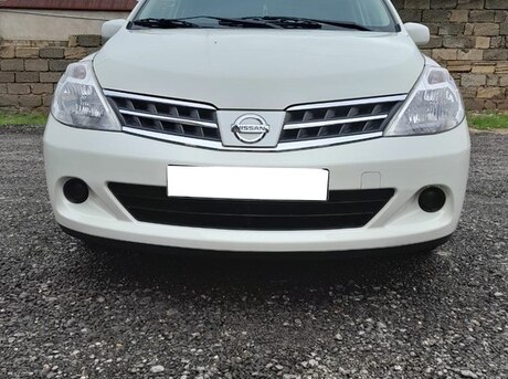 Nissan Tiida 2011