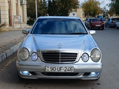 Mercedes E 220 d 2000