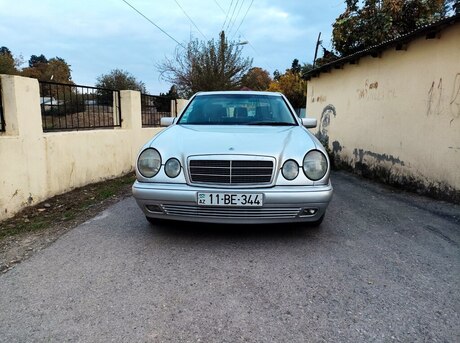 Mercedes E 240 1999