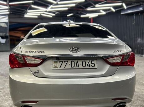 Hyundai Sonata 2011
