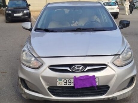 Hyundai Accent 2012