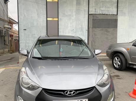 Hyundai Elantra 2012