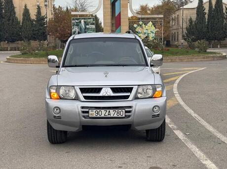 Mitsubishi Pajero 2005
