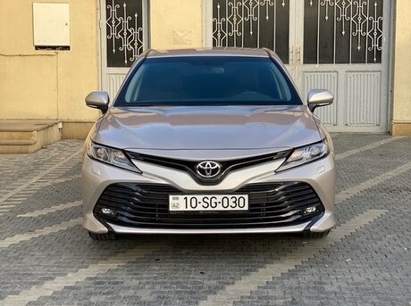 Toyota Camry 2019
