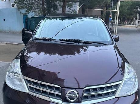 Nissan Tiida 2011