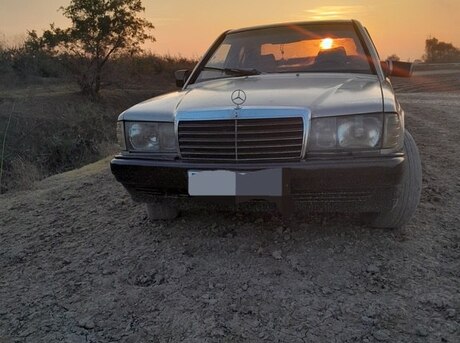 Mercedes 190 1990