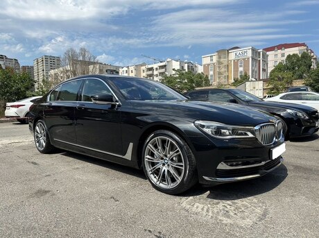 BMW 740 2018