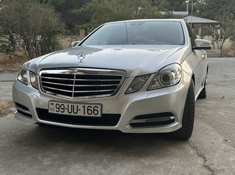 Mercedes E 250 4MATIC 2012
