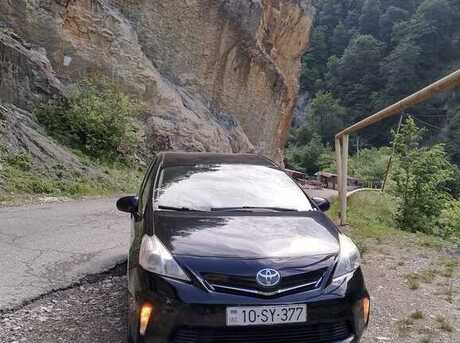 Toyota Prius V 2012