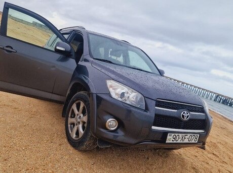 Toyota RAV4 2010