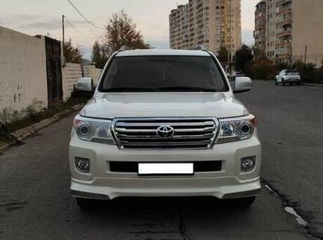 Toyota Land Cruiser 2011
