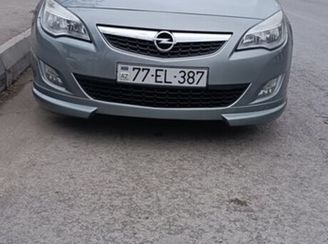 Opel Astra 2011