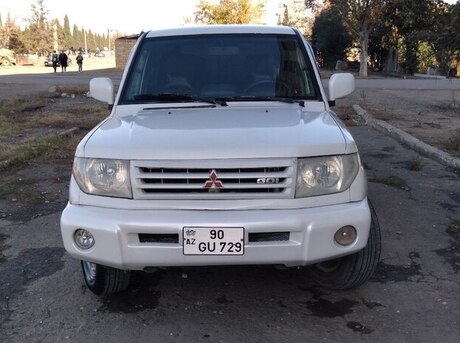 Mitsubishi Pajero io 1999