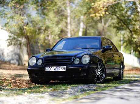 Mercedes E 320