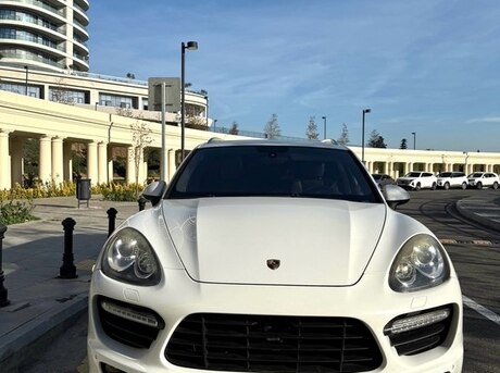 Porsche Cayenne Turbo 2012