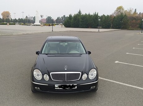 Mercedes E 240