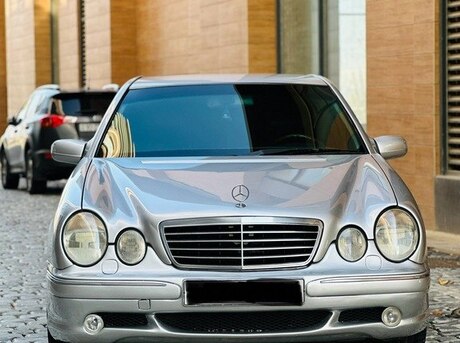 Mercedes E 220 d 2000