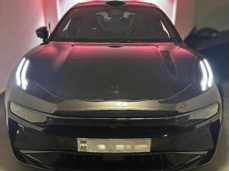 ZEEKR 001