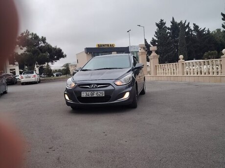 Hyundai Accent 2012
