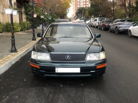 Lexus LS 400